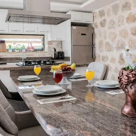 İslamlar 2 Bedroom Secluded With Private Pool Vilă
